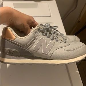 Women’s new balance sneakers